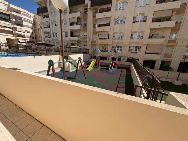 Piso de cuatro habitaciones en Teatinos — 50