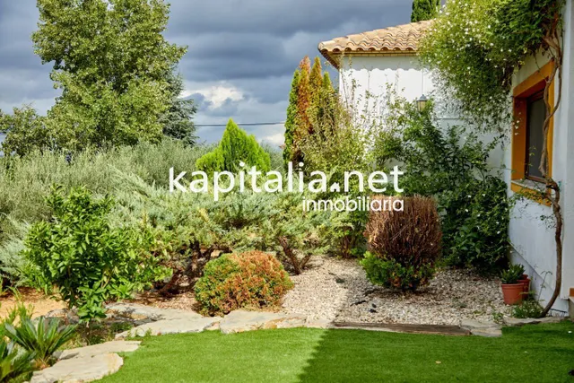 Chalet a la venta en Valencia — 6