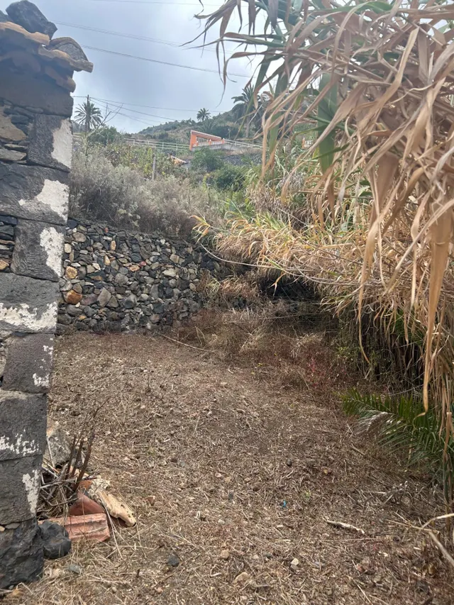 Terreno de asentamiento rural con casa a reformar - foto 4