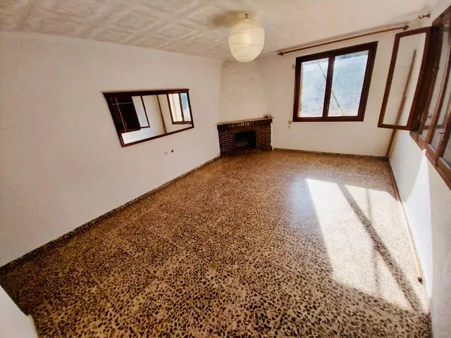 Vivienda con amplia parcela en Costabella — 8