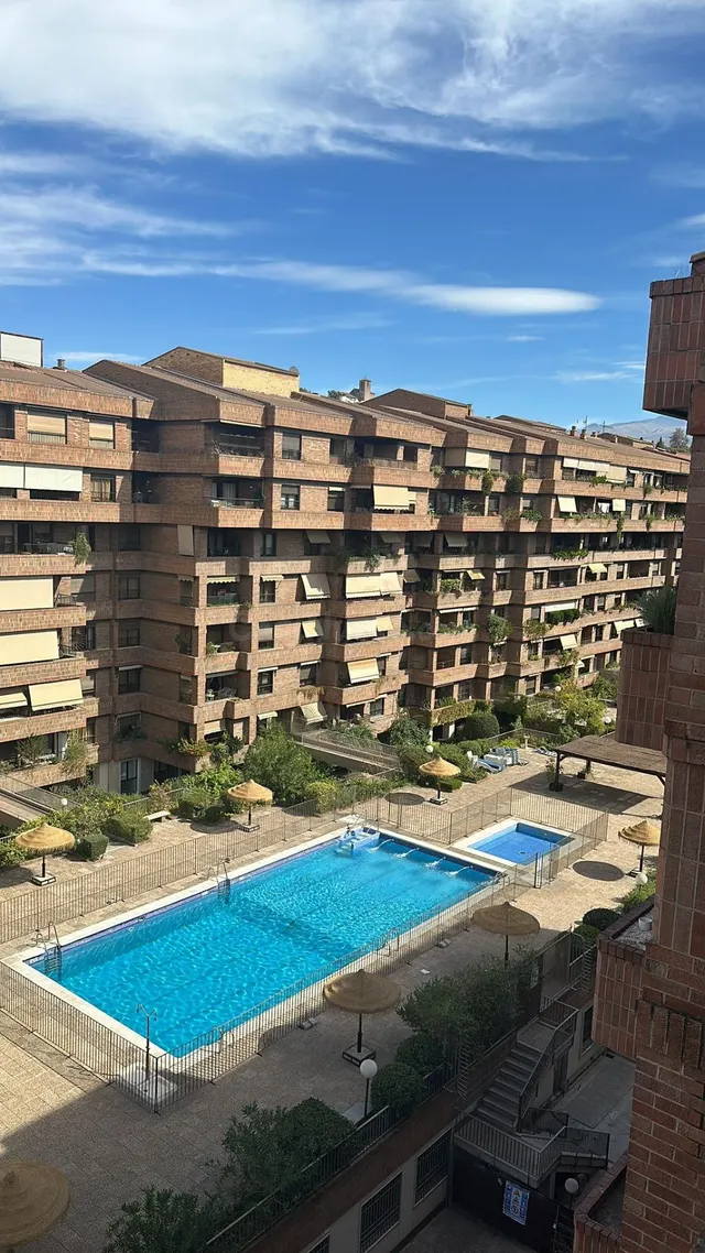 SE ALQUILA PISO PARA ESTUDIANTES O PROFESIONALES, EN AV. DIV