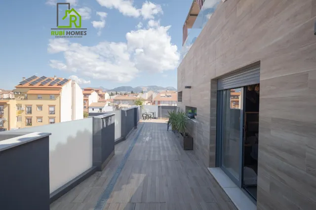 Ático dúplex con piscina en Maracena — 48