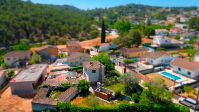 ¡Oportunidad única en Canyelles! Casa independiente con gran terreno llano en la entrada de la Urb. Les Palmeres — 15