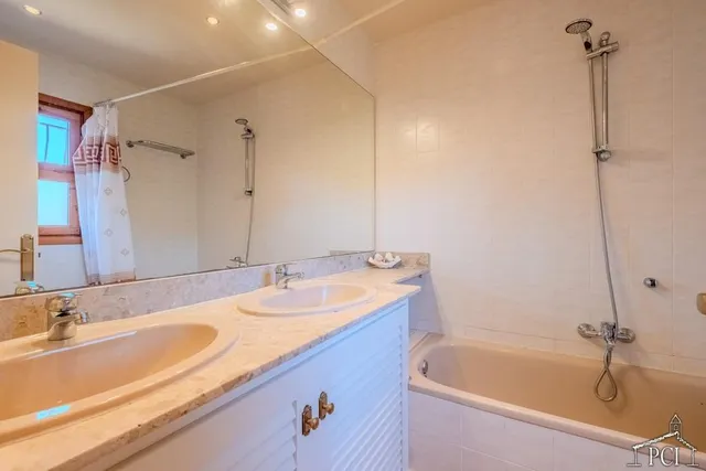 CHALET CON LICENCIA TURÍSTICA Y PISCINA PRIVADA - CALONGE — 28
