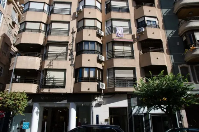PISO AMPLIO DE 5 DORMITORIOS EN ORIHUELA — 4