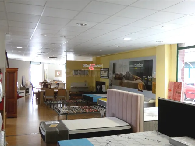 SANT ANTONI DE CALONGE: Local comercial de 440 m2, todo en p - foto 3