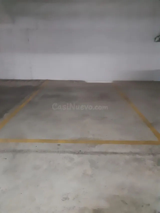 Alquiler de dos plazas de garaje de 15,37 m2 cada una, ubica