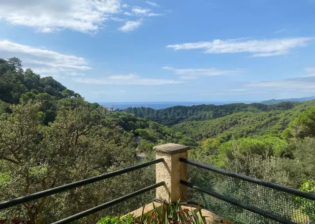 Preciosa casa con piscina privada y vistas al mar en La Rivi - foto 2