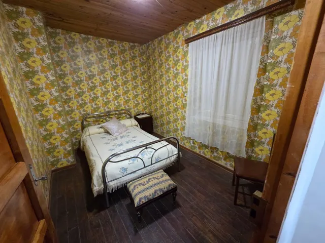SE VENDE CASA EN CASTILFALE, 2 COCINAS,SALÓN, 6 HAB., BAÑO, PATIO, CALEFACCIÓN. — 11