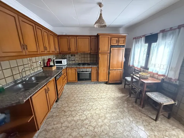 Exclusiva finca con caserío, jardín y piscina en entorno nat - foto 5