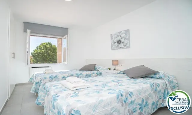 GRAN RESERVA – Apartamento reformado con licencia turística a 75 m de la playa — 16