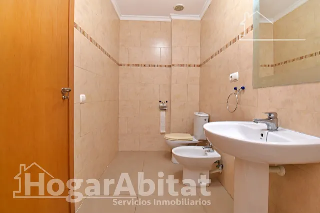 Espacio y libertad al aire libre en esta cómoda planta baja con terraza y patio — 38