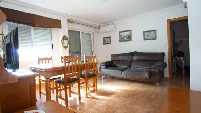 Piso muy luminoso con vistas despejadas y listo para entrar 