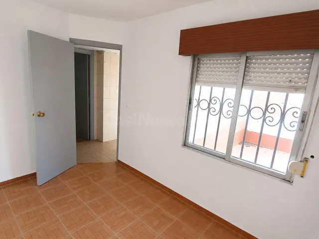 GRAN CASA CON LOCAL Y GARAJE - foto 3