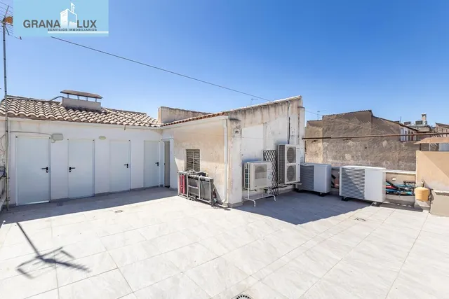 GRAN PISO EN CALLE RECOGIDAS — 32