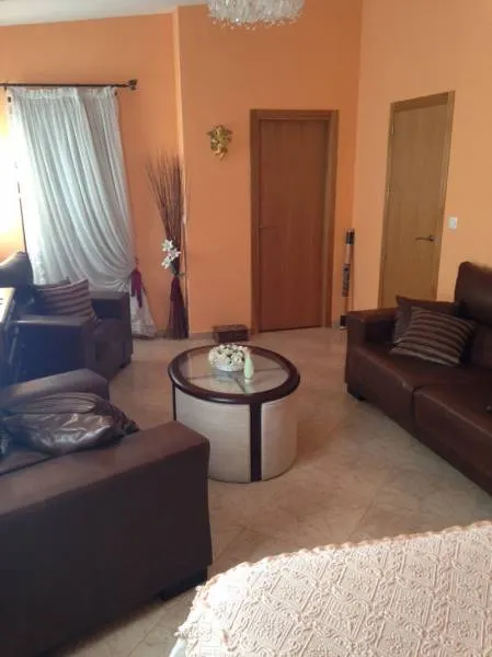 Chalet con terreno plantado — 18