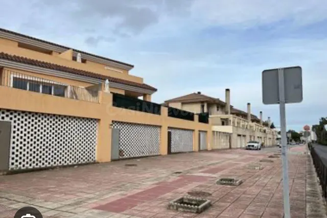 AMPLIA PLAZA DE GARAJE PARA ALQUILAR EN SAN GARCIA , CERCA D - foto 3