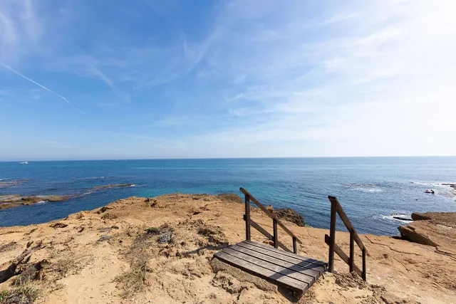 Apartamento de dos dormitorios con vistas la mar — 23