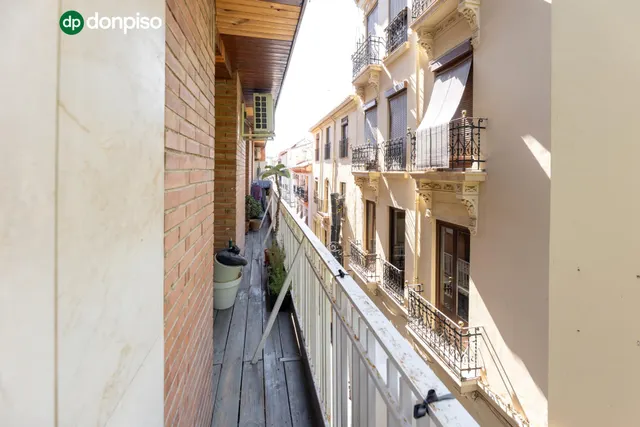 ✨ EXCLUSIVA VIVIENDA REFORMADA EN PLAZA MARIANA PINEDA — 24