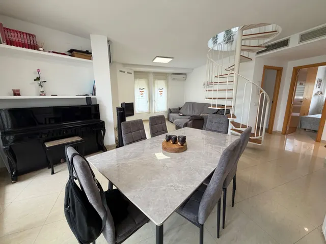 INTERESANTE CHALET EN LA POBLA DE VALLBONA — 7