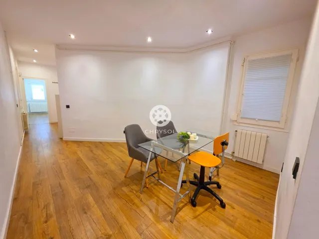 Fantástica vivienda reformada situada en calle Córcega con Nápoles. — 16