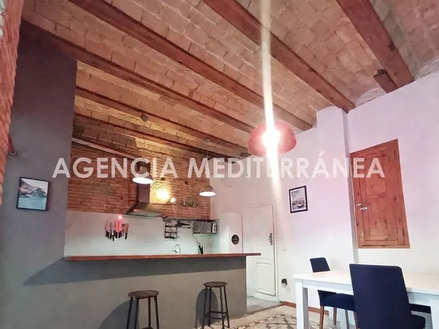 Piso en Alquiler Temporal en Ruzafa con reforma que respeta la arquitectura tradicional de la zona y con mucha luz — 10