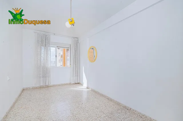 Piso de 4 dormitorios en Avenida de America. Con vistas despejadas. — 8