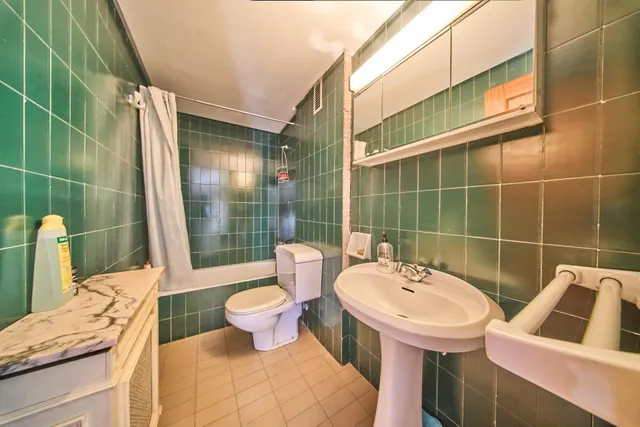 Residencia exclusiva en Paseo del Salón con vistas despejadas — 18