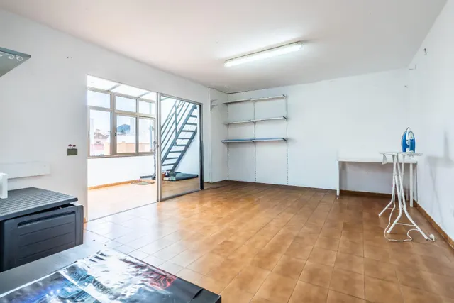 Casa de 4 plantas en zona céntrica de La Laguna · Ideal para inversores y familias numerosas · Muchas posibilidades — 25