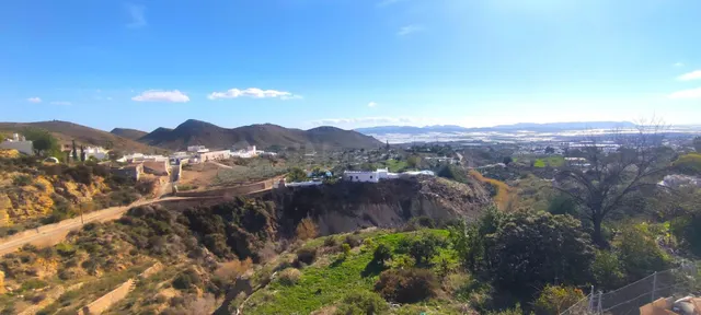 CASA PARA REFORMAR CON GRAN COCHERA EN LA VILLA DE NIJAR