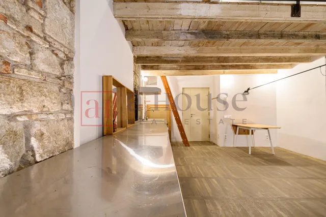 Piso con 2 lofts independientes con balcon baños cada uno y una excelente ubicación en el gòtico — 23