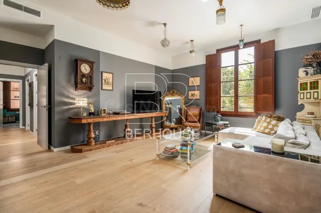 Piso con jardín privado en finca catalogada - Teià centro — 3