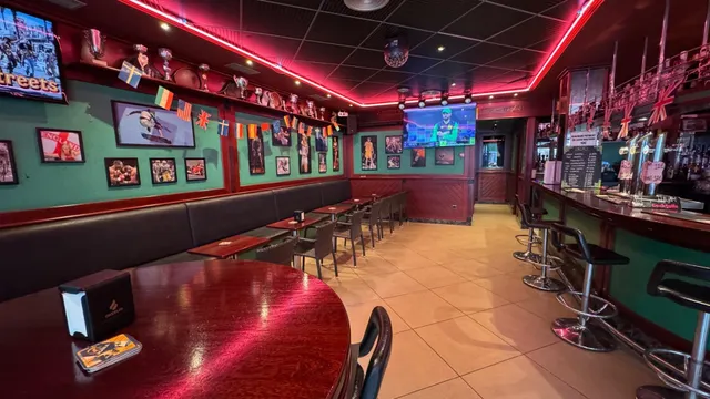 Negocio en funcionamiento en la zona inglesa Benidorm! www.euroloix.com — 14
