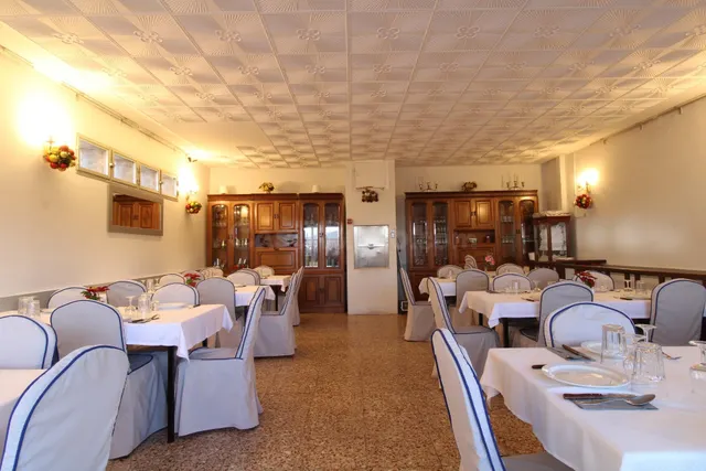 Edificio hotelero con restaurante funcionando en Rascafría - foto 3