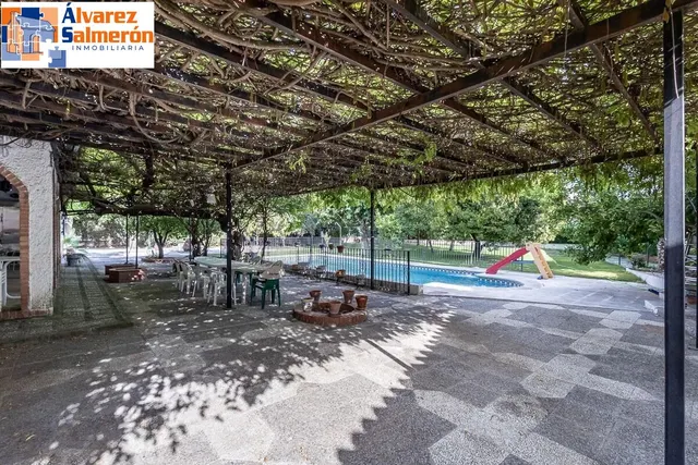 Espectacular Chalet en Ogijares - Ideal para Familias — 12
