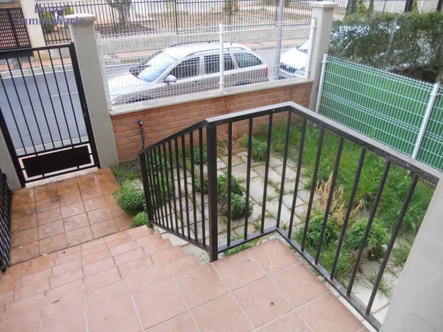 Chalet en venta en Navarrete. Muy amplio. A estrenar. — 28