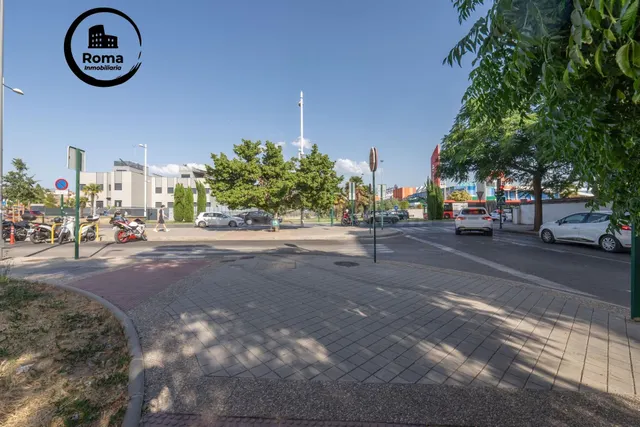 Se vende plaza de garaje en Parque Lagos cerca de Carrefour — 20