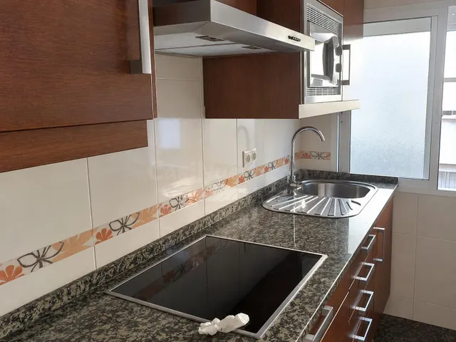 Piso Reformado en Alquiler - Ideal para Estudiantes en Avenida de Barcelona — 3