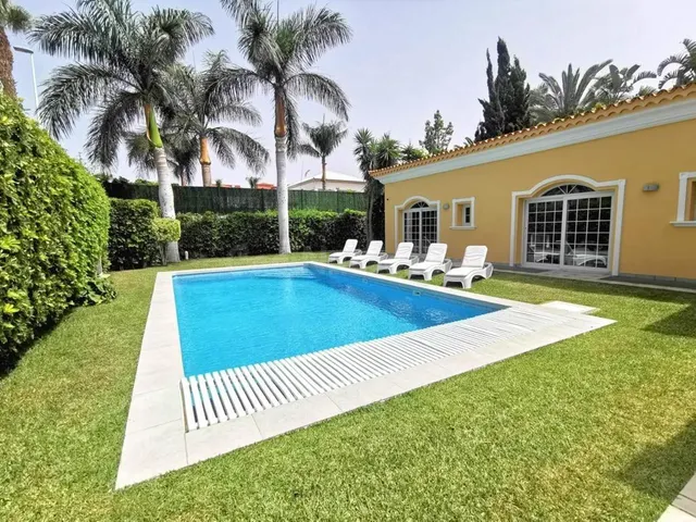 Espectacular villa, totalmente renovada y situada en medio d - foto 2