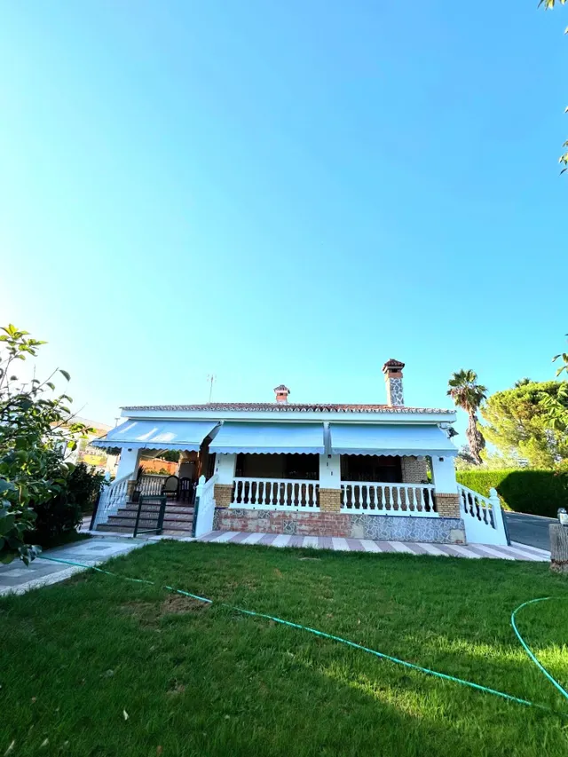 ✨ ¡CHALET EN CASTILBLANCO DE LOS ARROYOS – UNA JOYA EN PLENA - foto 3