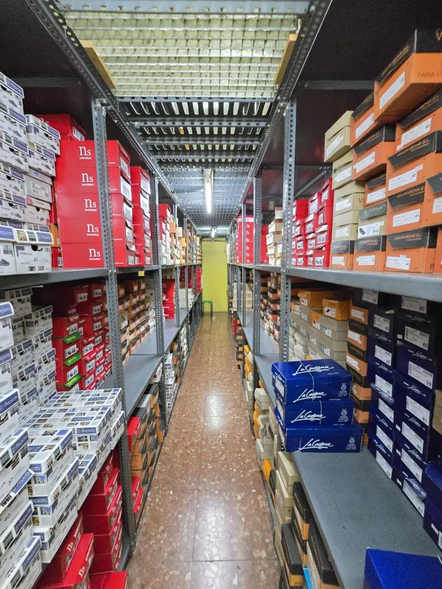 IDEAL INVERSORES. LOCAL COMERCIAL ALQUILADO EN BUENA ZONA COMERCIAL — 14