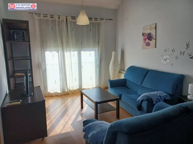 Apartamento amueblado de un dormitorio con calefacción por gas, aire acondicionado en habitación y salón, PLAZA DE GARAJE y trastero. Ubicado junto a Plaza del Arenal. — 6