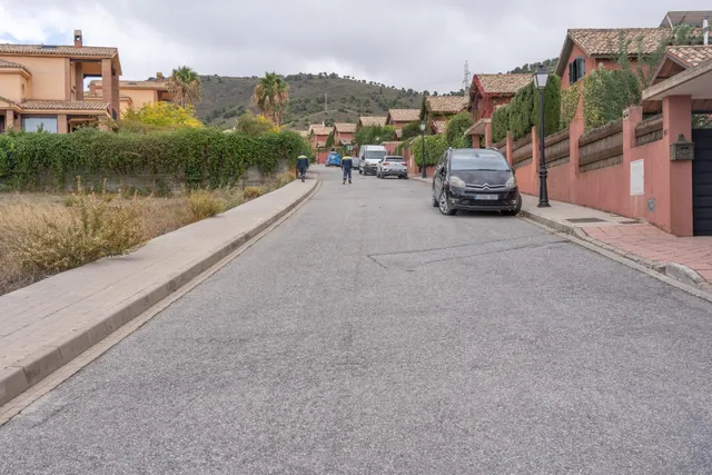 VENTA DE PARCELA EN LA URBANIZACIÓN CAÑADAS DEL PARQUE — 38