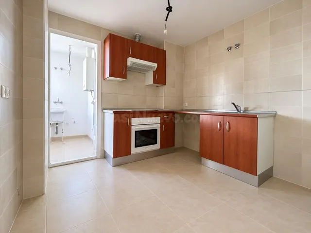 Piso VPO de 3 dormitorios con garaje y trastero en Écija - foto 3