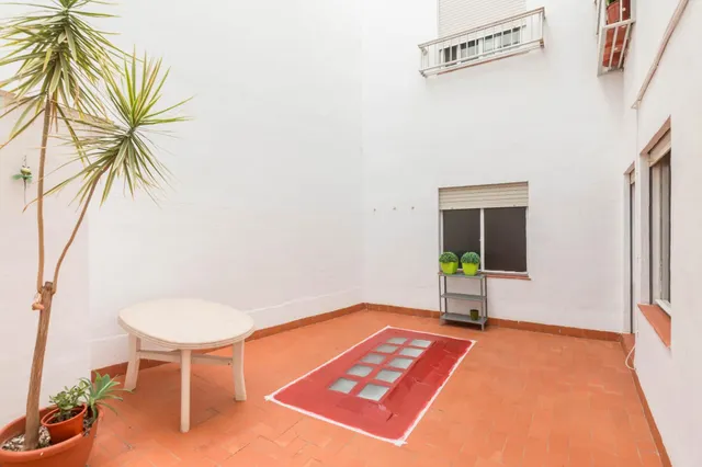 VIVIENDA CON GRAN PATIO PRIVADO FRENTE AL NUEVO HOTEL BARCELÓ 5★ — 18