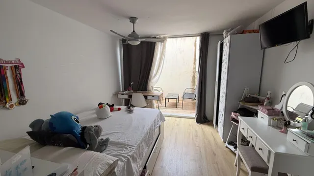 Adosado con terraza y sótano — 28