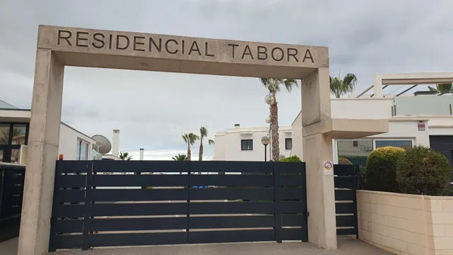 Chalet (Pareado) en venta en Cabo de la Nao, Res. Tabora - foto 5