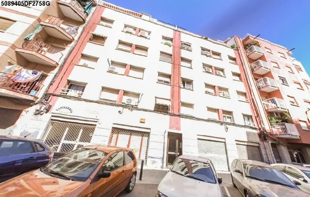 Se vende Piso OKUPADO en Milans 23 Hospitalet de Llobregat ( - foto 4