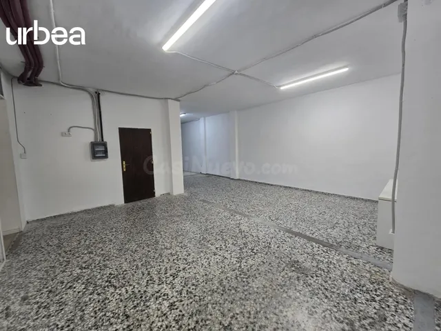 Local para instalar negocio muy espacioso y luminoso de 160  - foto 5