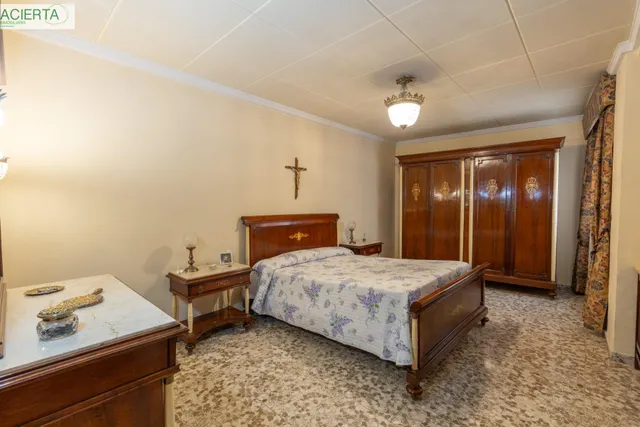 Amplia vivienda en pleno centro de Granada — 10